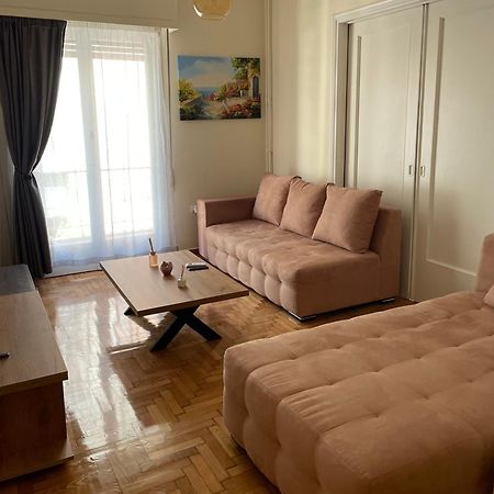 Spacious Apartment Near Panormou Metro Athens Exterior photo