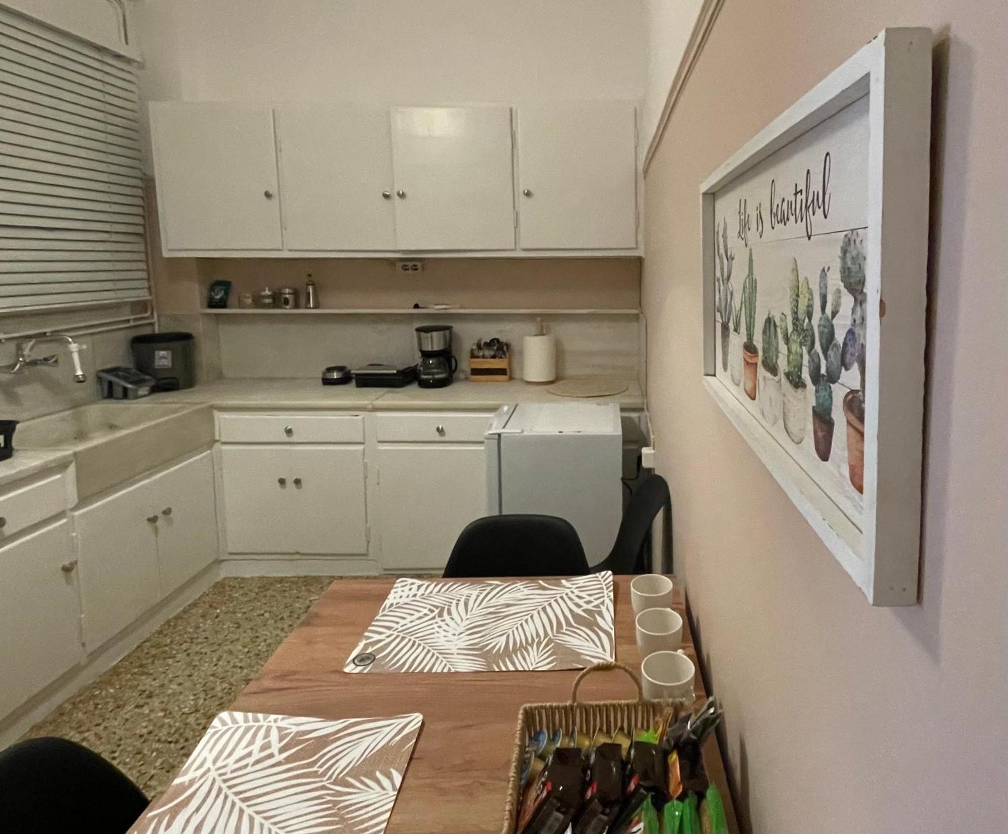 Spacious Apartment Near Panormou Metro Athens Exterior photo