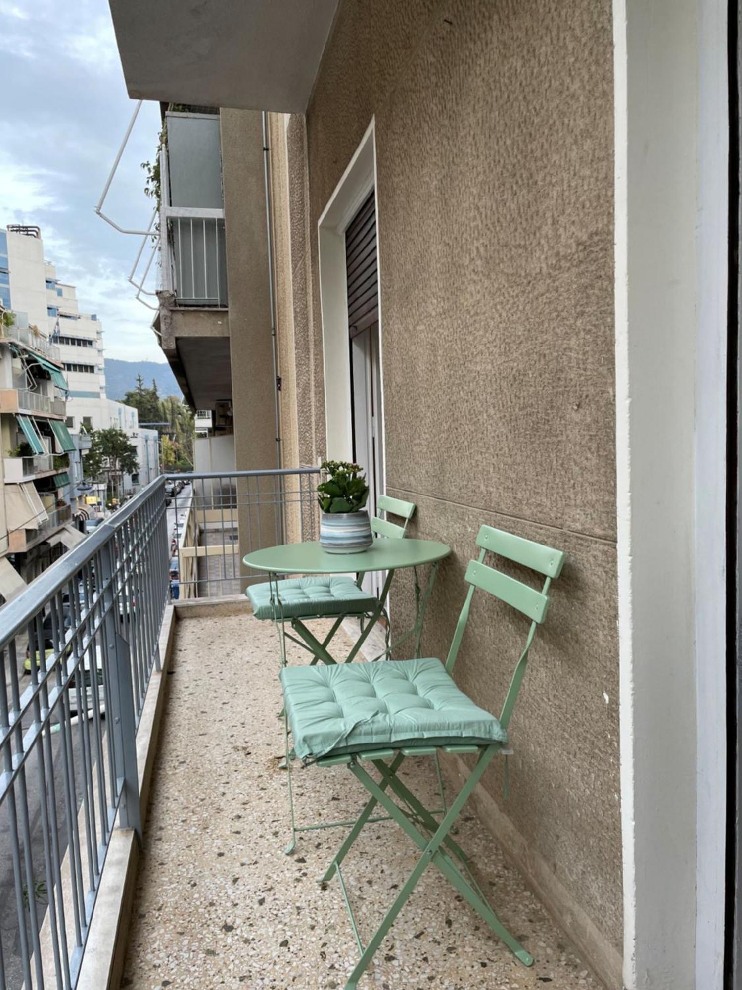 Spacious Apartment Near Panormou Metro Athens Exterior photo